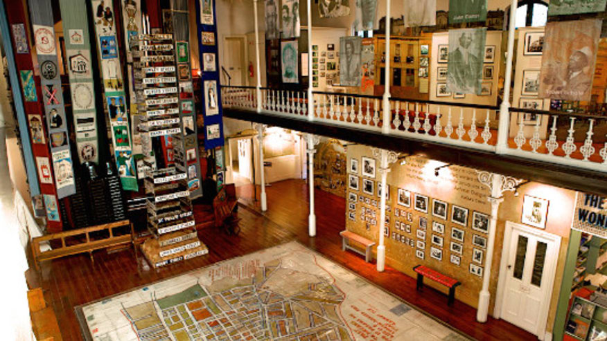 Museum districts. District Six Museum. Музей 6-го квартала. Музей 6-го квартала Африка. District Six.