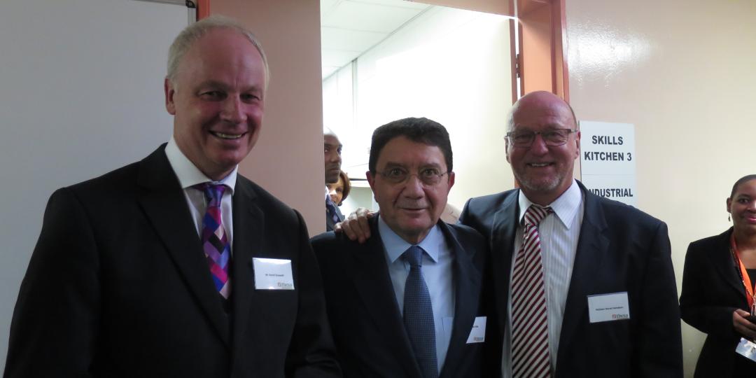 Minister of Tourism, Derek Hanekom (right), pictured with Taleb D Rifai (middle) and David Scowsill (left).