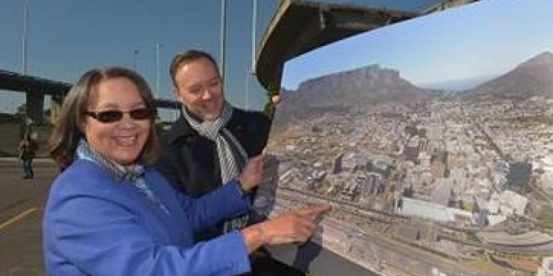 Patricia de Lille with Mayoral committee member for Transport for Cape Town, Councillor Brett Herron. 