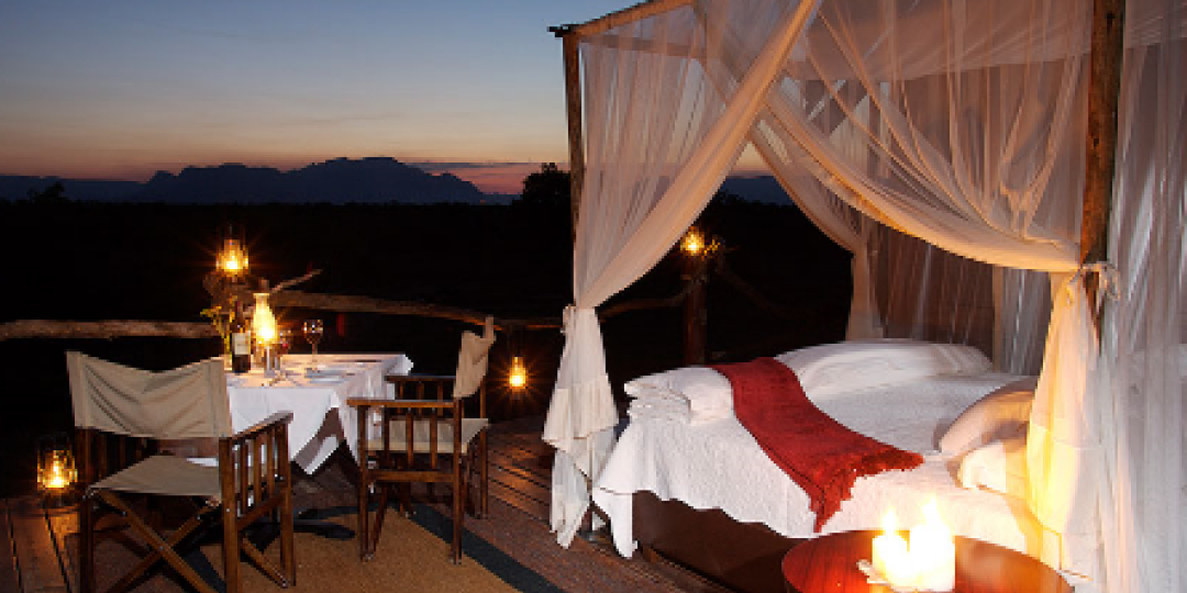 Luxury nights under the stars are offered at Kapama on an elevated platform with en-suite facilities.