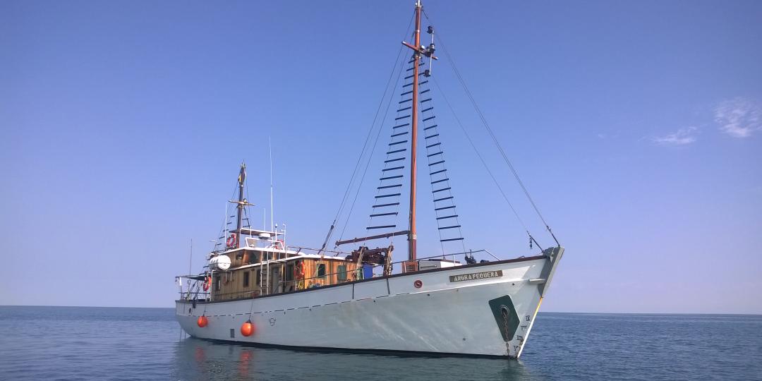 WILDOCEANS will be conducting research off the RV Angra Pequena, a 72-foot research vessel in the Comoros Archipelago.