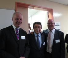 Minister of Tourism, Derek Hanekom (right), pictured with Taleb D Rifai (middle) and David Scowsill (left).